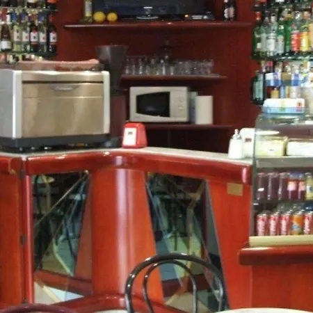 泰拉诺瓦酒店 *